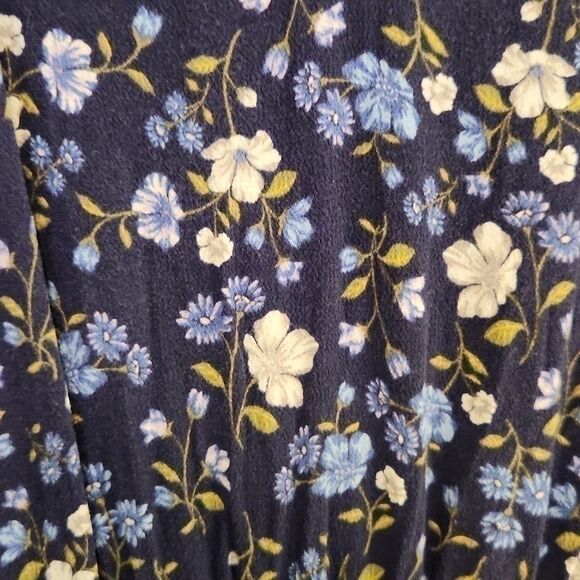 EUC Old Navy Blue Floral Shift Dress Size M - Picture 2 of 4
